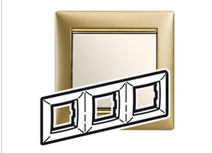 Рамка 3-м Valena горизонт. матов. зол. Leg 770303 Рамка 3-м Valena горизонт. матов. зол. Leg 770303