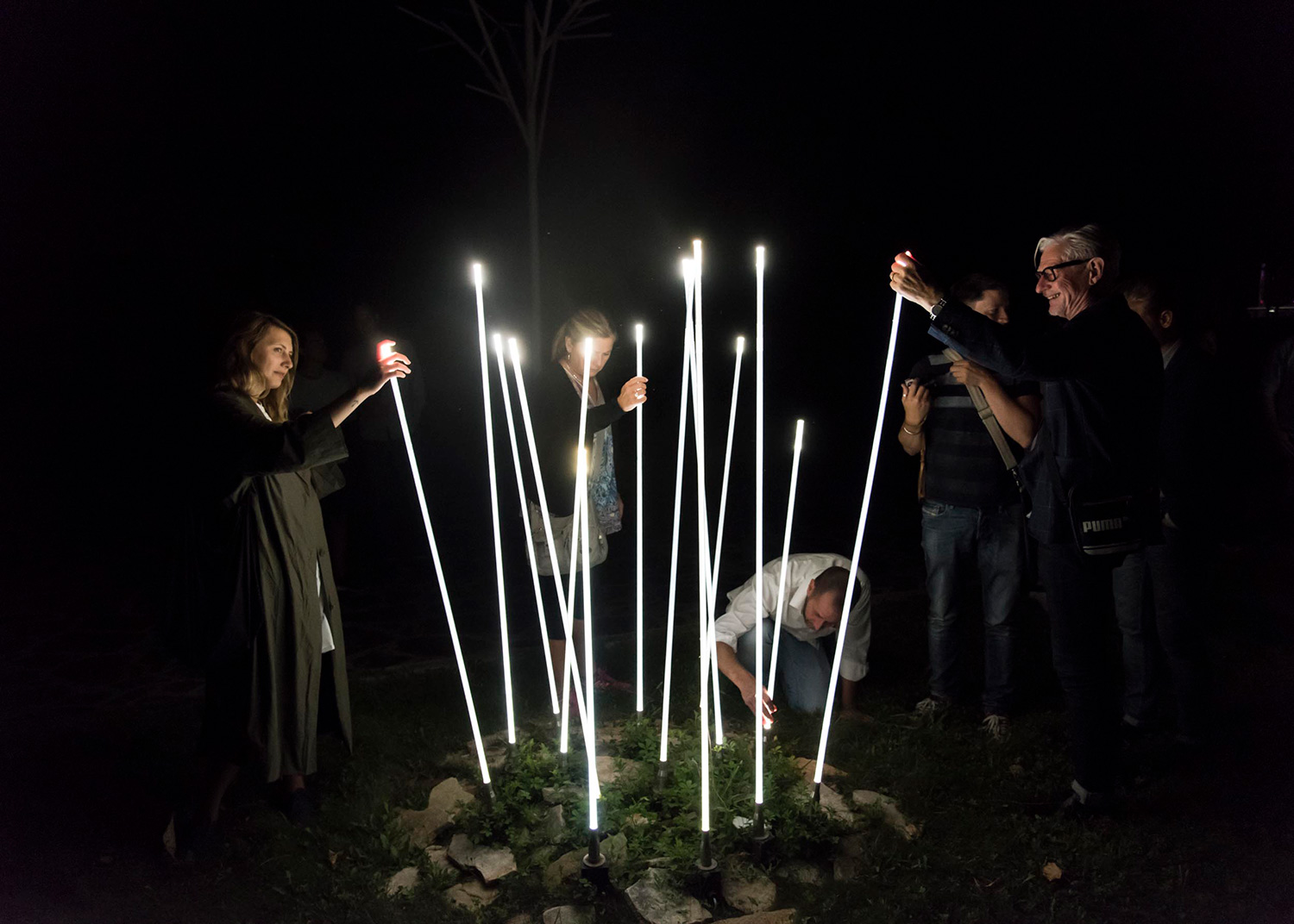 Декоративный светильник iGuzzini Typha Bollard Steel ADT2.713 (1500mm) Декоративный светильник iGuzzini Typha Bollard Steel ADT2.713 (1500mm)