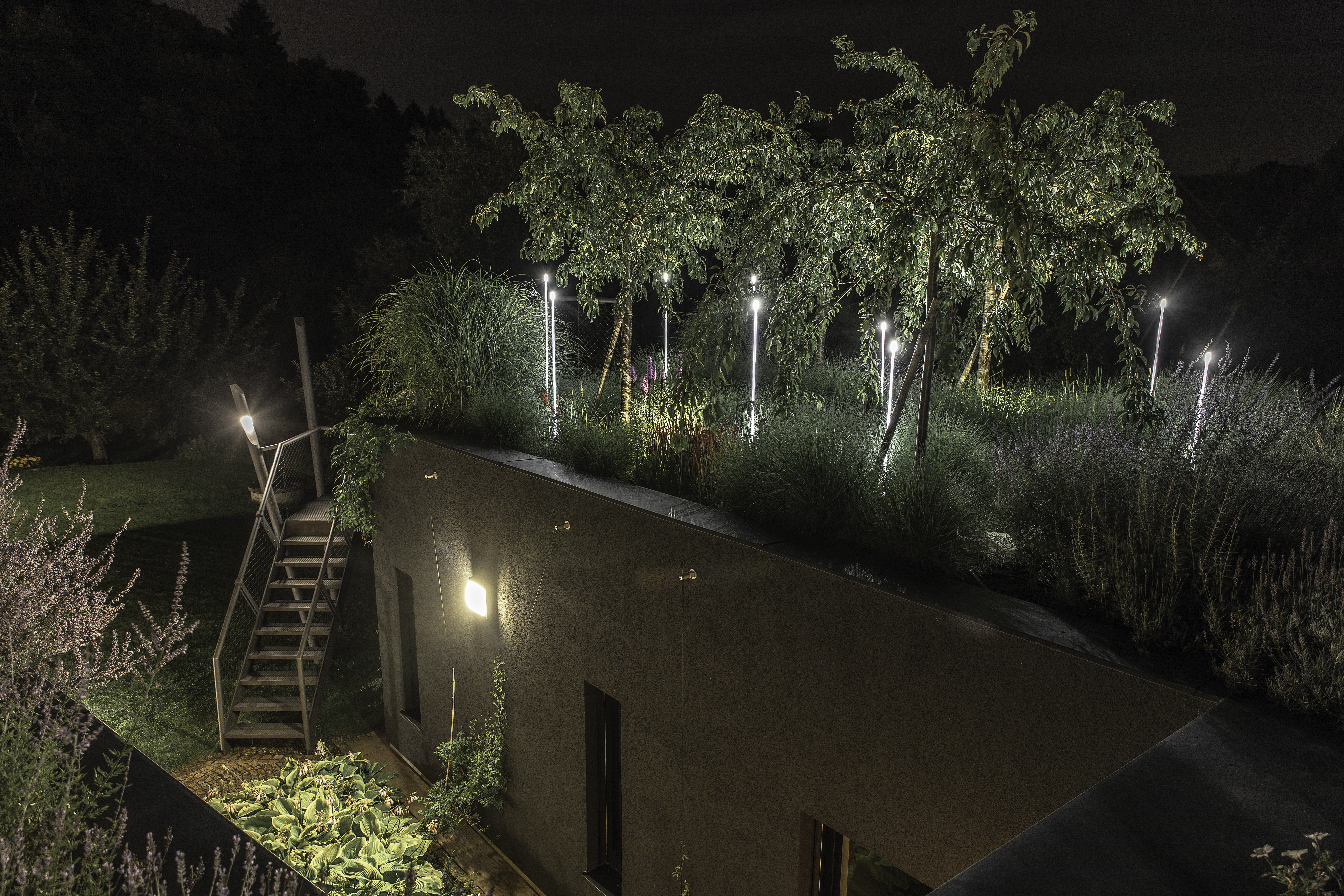 Декоративный светильник iGuzzini Typha Bollard Steel ADT2.713 (1500mm) Декоративный светильник iGuzzini Typha Bollard Steel ADT2.713 (1500mm)