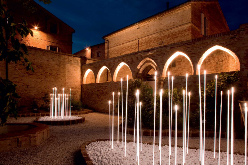 Декоративный светильник iGuzzini Typha Bollard Steel ADT4.713 (1300mm) Декоративный светильник iGuzzini Typha Bollard Steel ADT4.713 (1300mm)